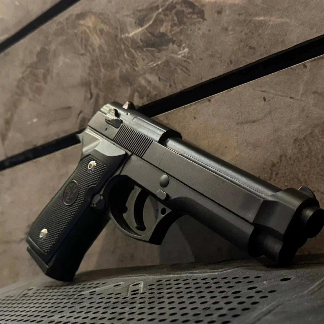 Pietro Beretta M92 9mm Airsoft Toy Gun - BLACK FINISH